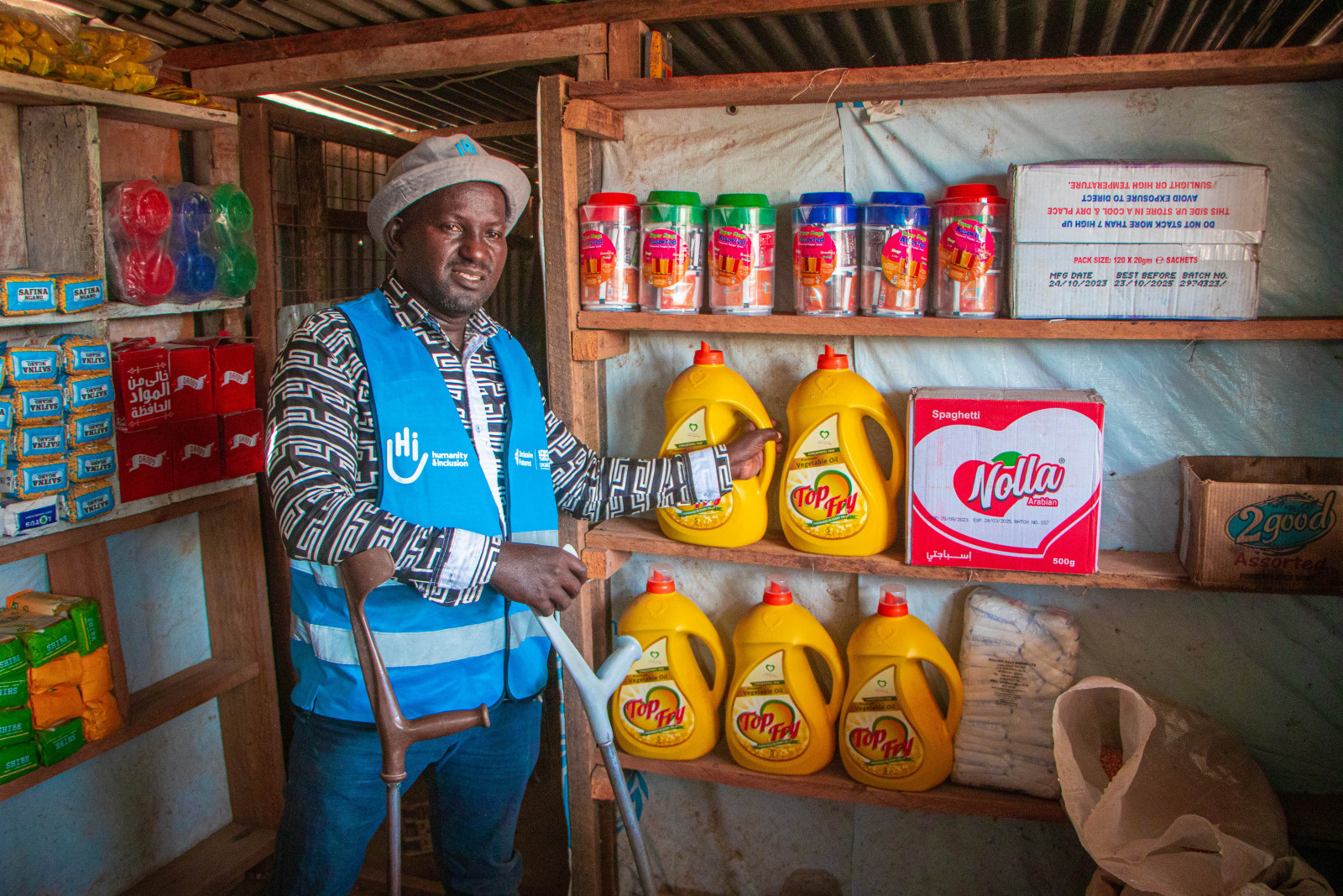 David Bigirimana in his shop. © HI