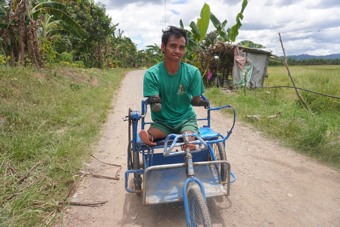 JD lives in the Compostela region of the Philippines, in the province of Davao de Oro. He was severely affected by the flooding that hit the region in February
