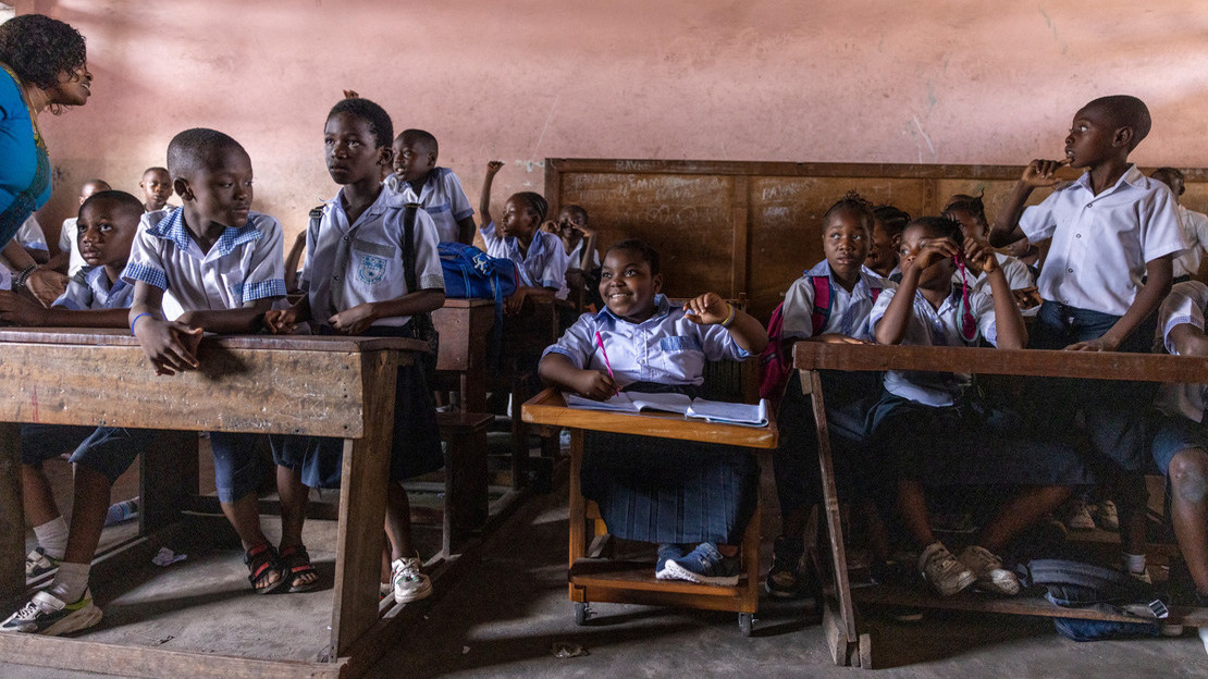 Daïsane, who was born with clubfoot, is enrolled in an inclusive school in Lemba, DRC. 