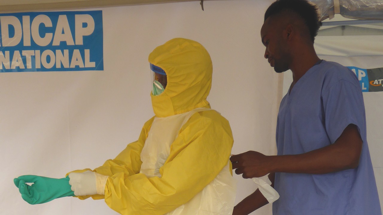 Sierra Leone: The fight against Ebola goes on 